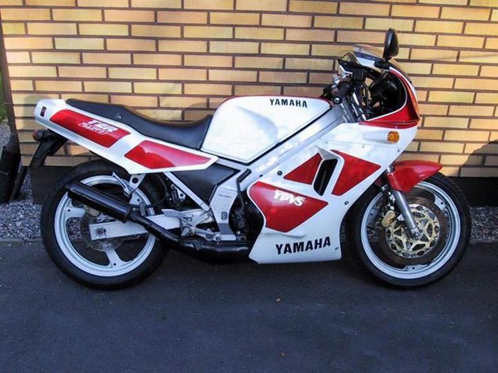 雅马哈tzm150街车